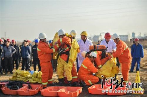 石家庄举行市县企三级联动突发环境事件应急演练（图）